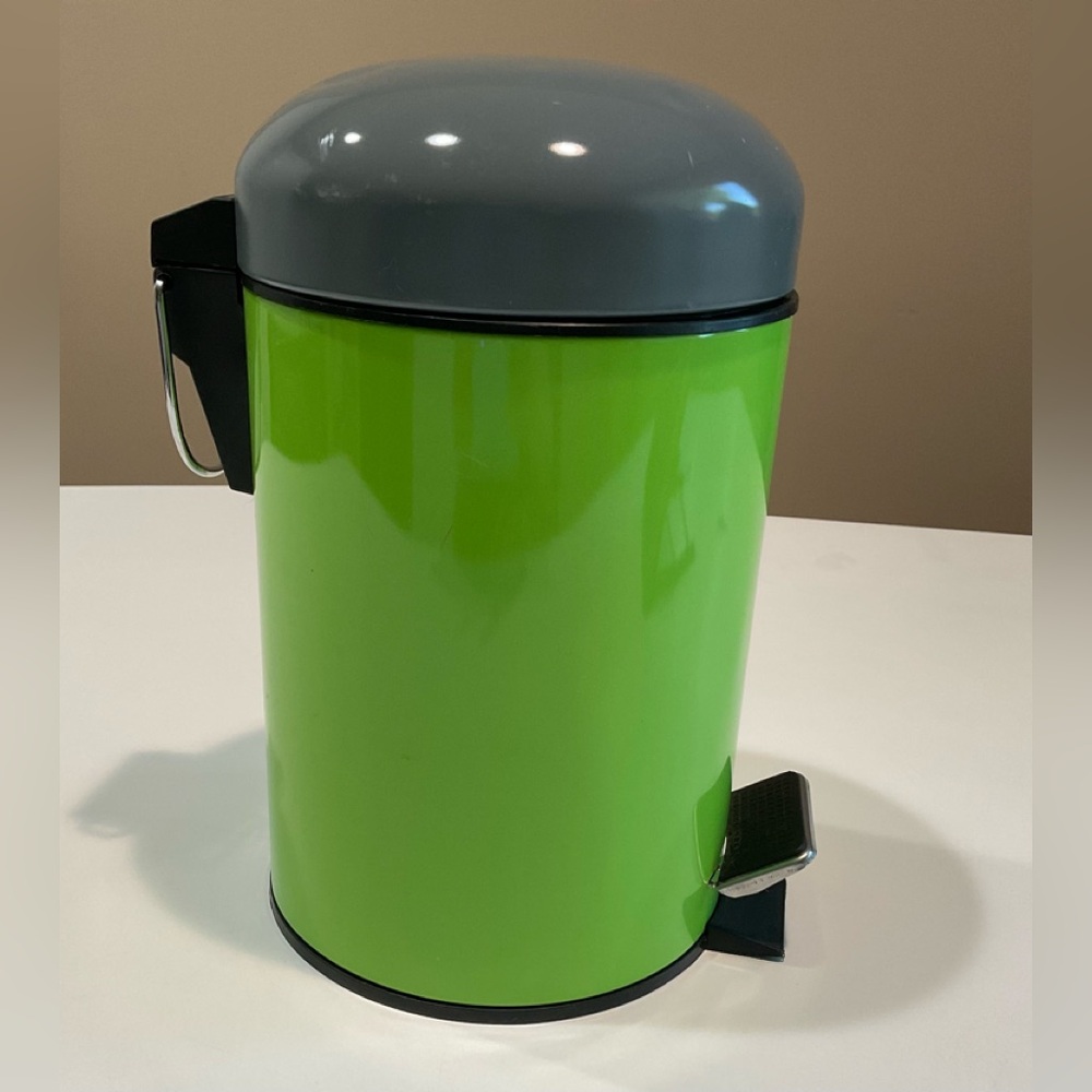 🌱🌱🌱Small 10”x7” Step Trash Can Green/Grey/Black